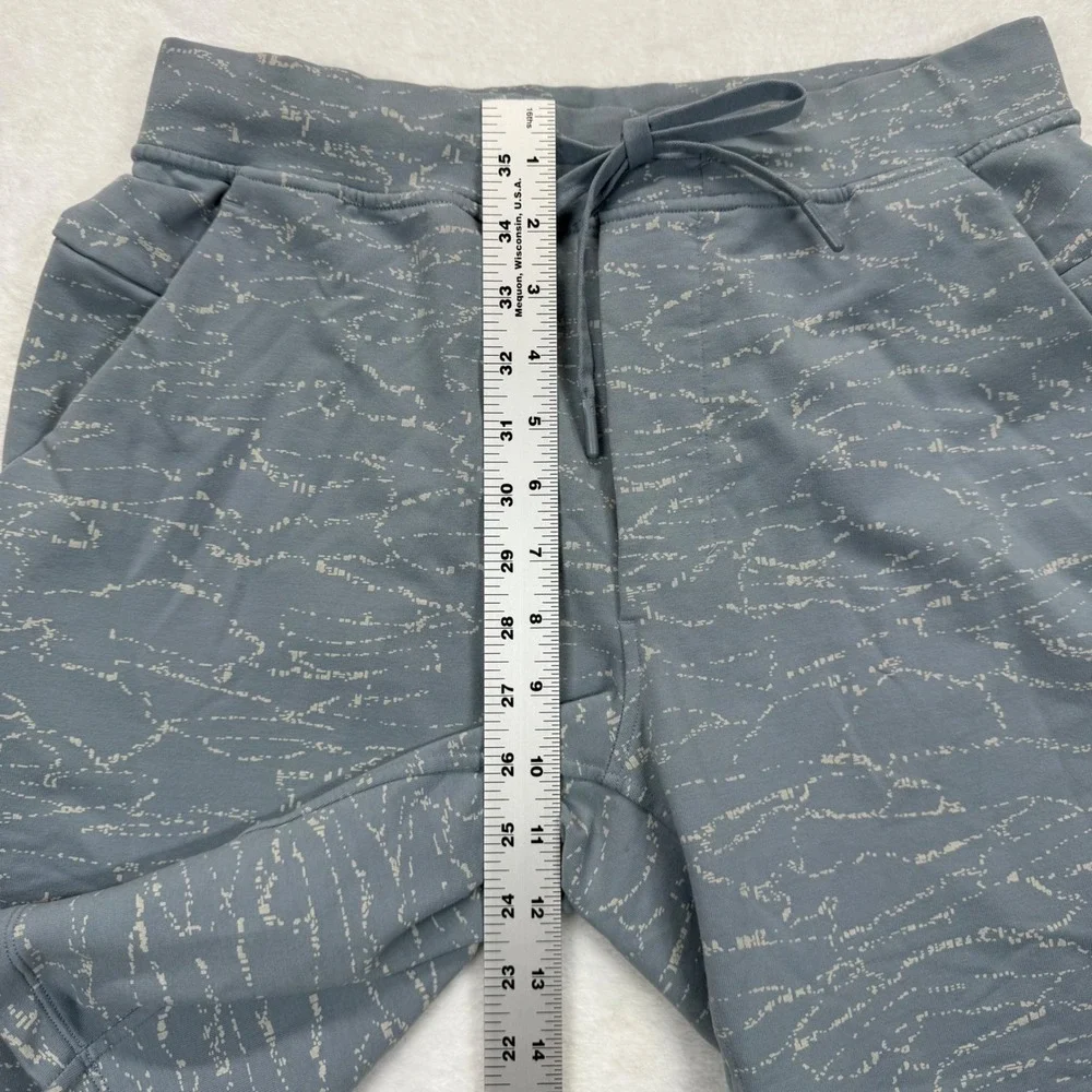 Lululemon M Athletic Shorts Drawstring Lightweight Casual‎ Activewear Gray